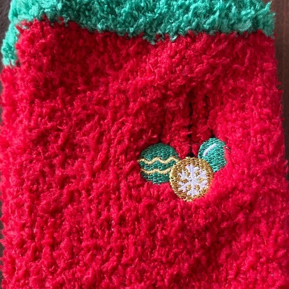 Women's Airplus Aloe Infused Socks Red Christmas Ornament Fuzzy Winter Warm NEW